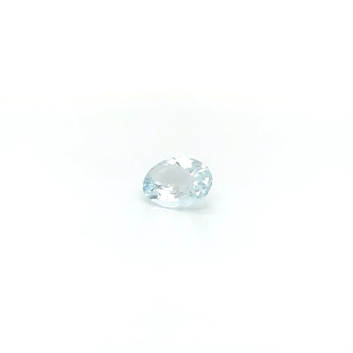 Aquamarin 10.5x8.1x4.8 mm 2.3 ct
