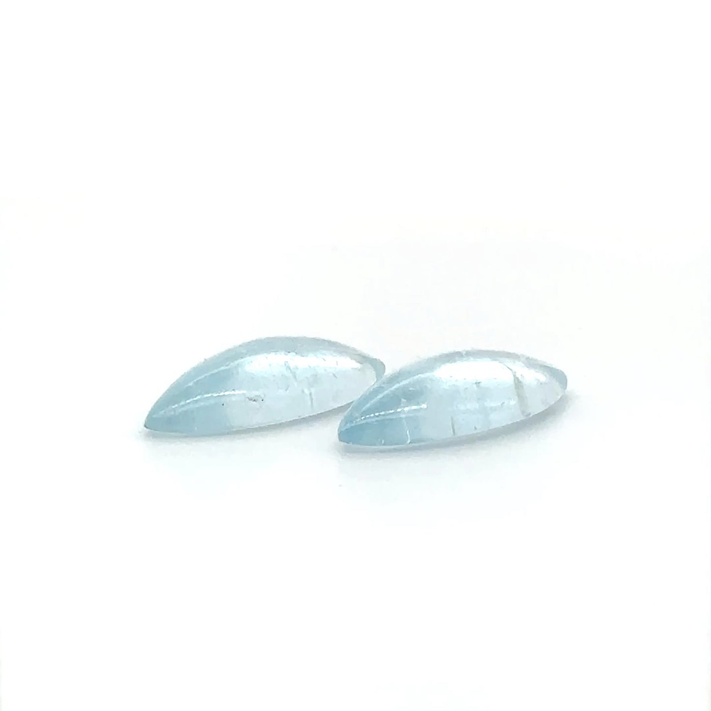 Aquamarin 22.5x9.6x5.1 mm 18.47 ct