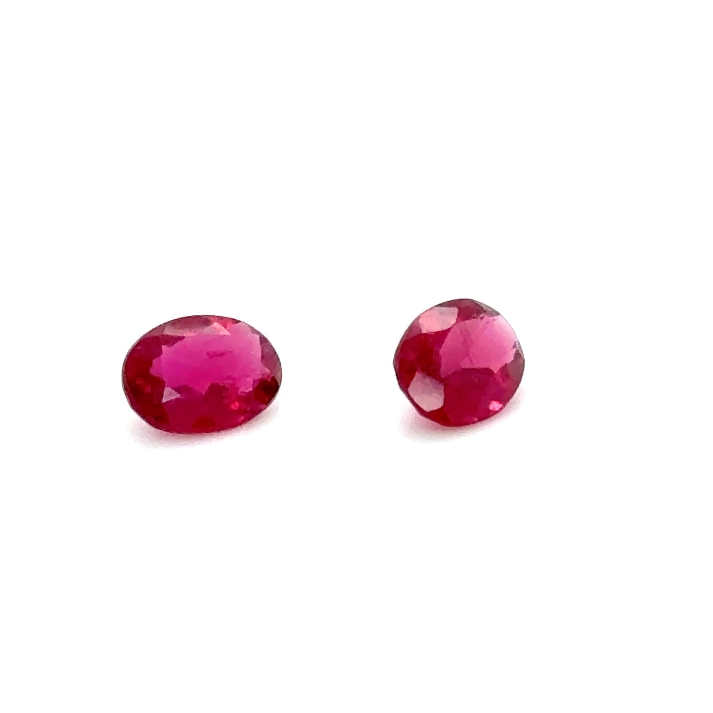 Rubellit 6.8x5x2.9 mm 1.32 ct