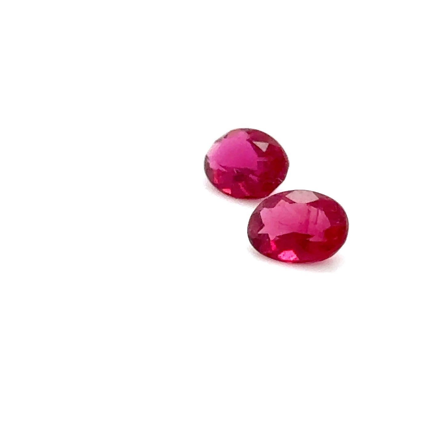 Rubellit 6.8x5x2.9 mm 1.32 ct
