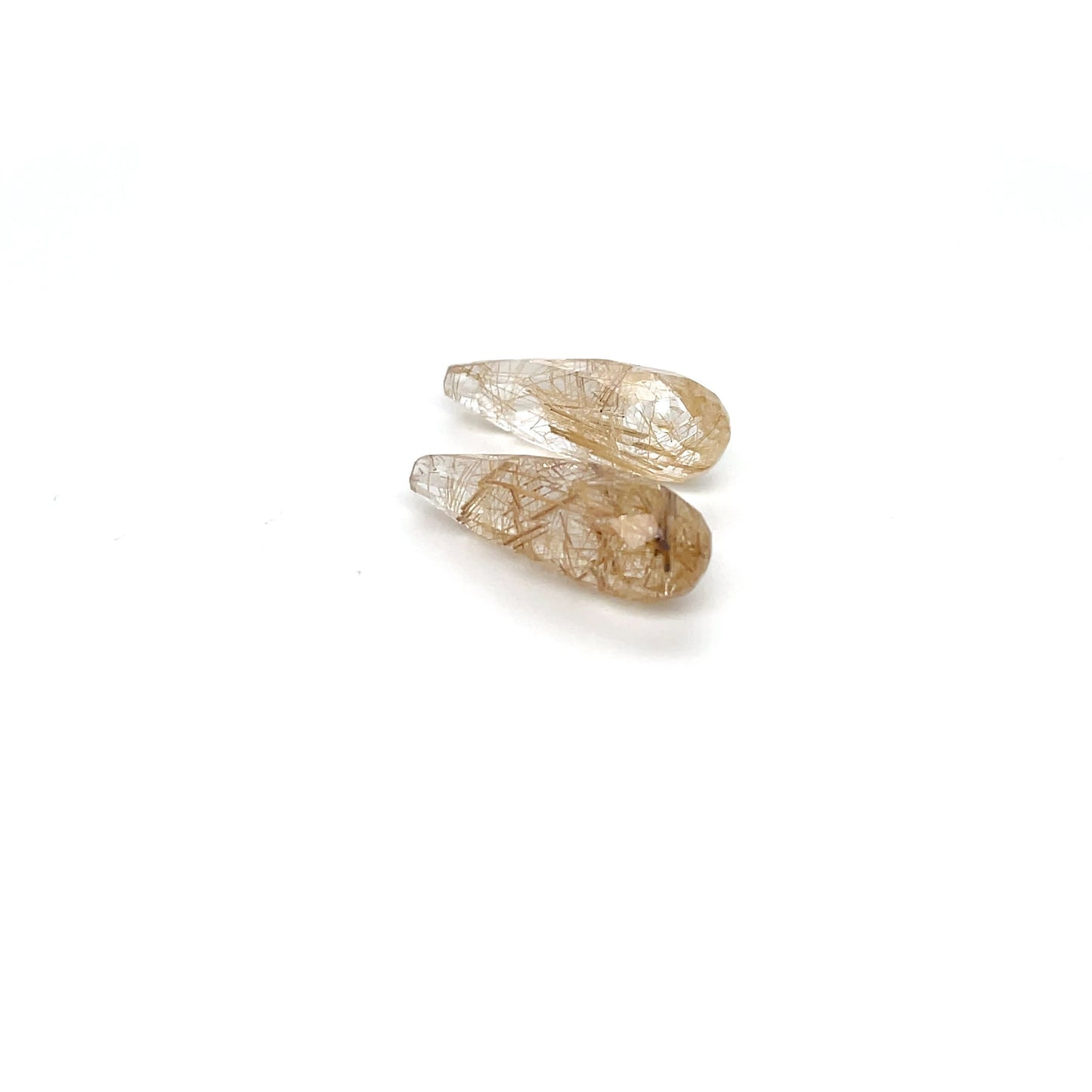 Rutilquarz 21x7.2x7.2 mm 13.86 ct