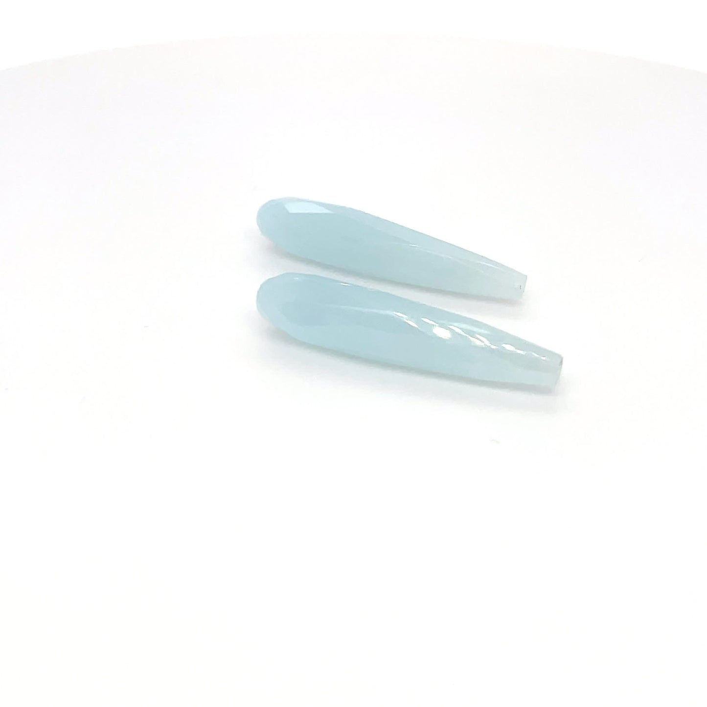 Aquamarin 27.1x5.9x5.9 mm 13.35 ct