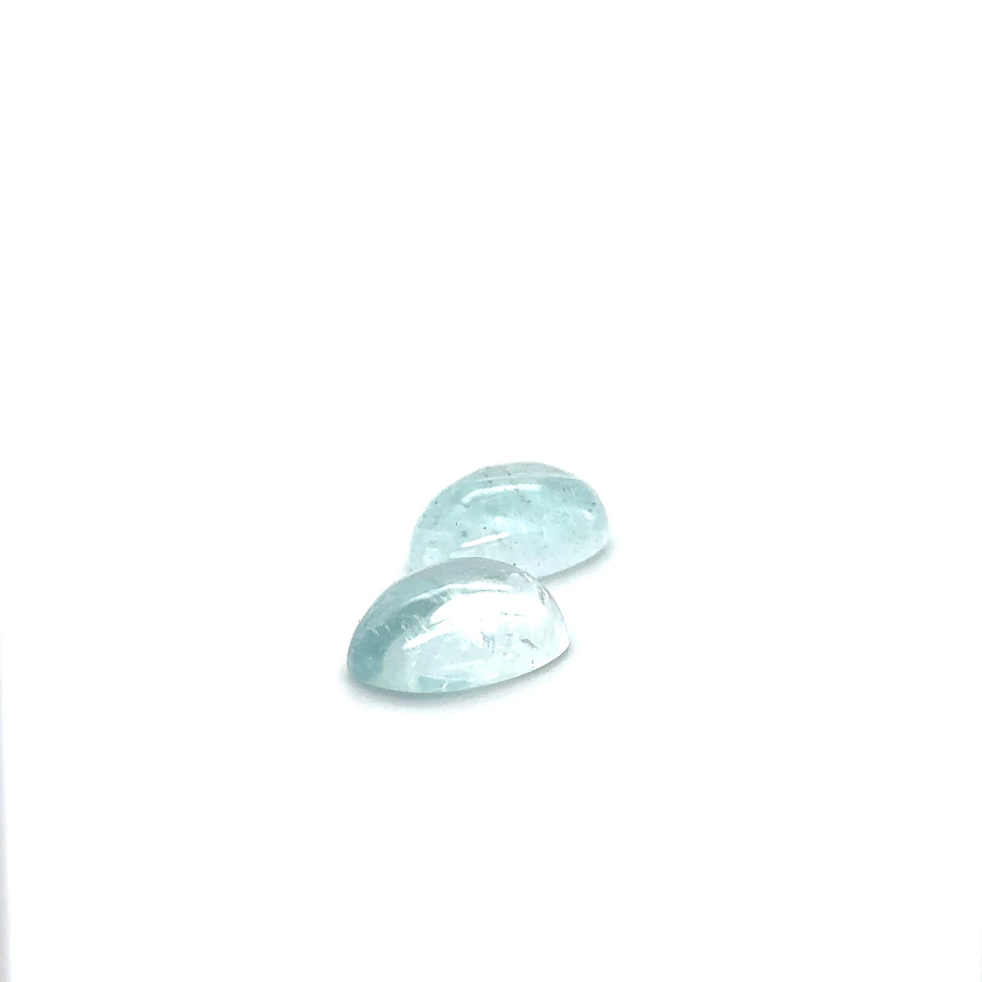 Aquamarin OV CAB 15x10x6.2 mm 13.9 ct