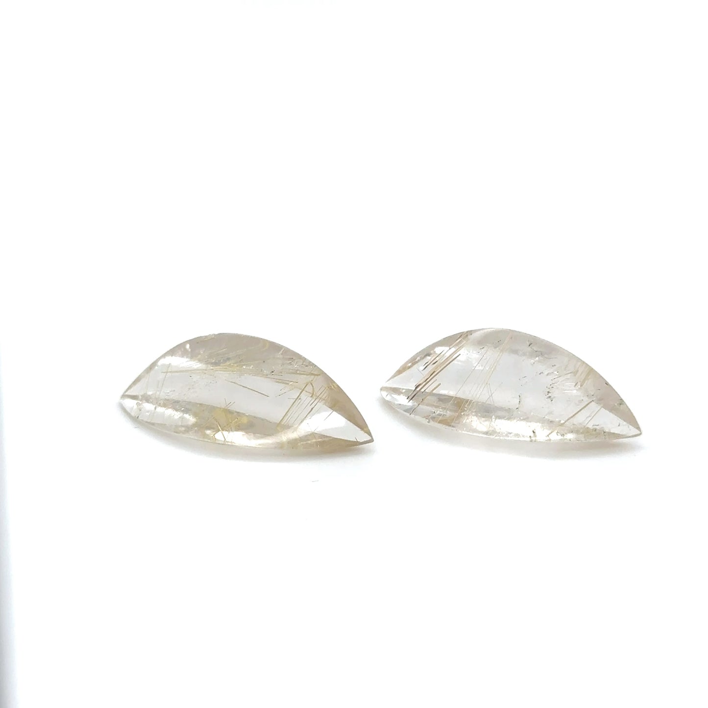 Rutilquarz NAV CAB 24.65 ct