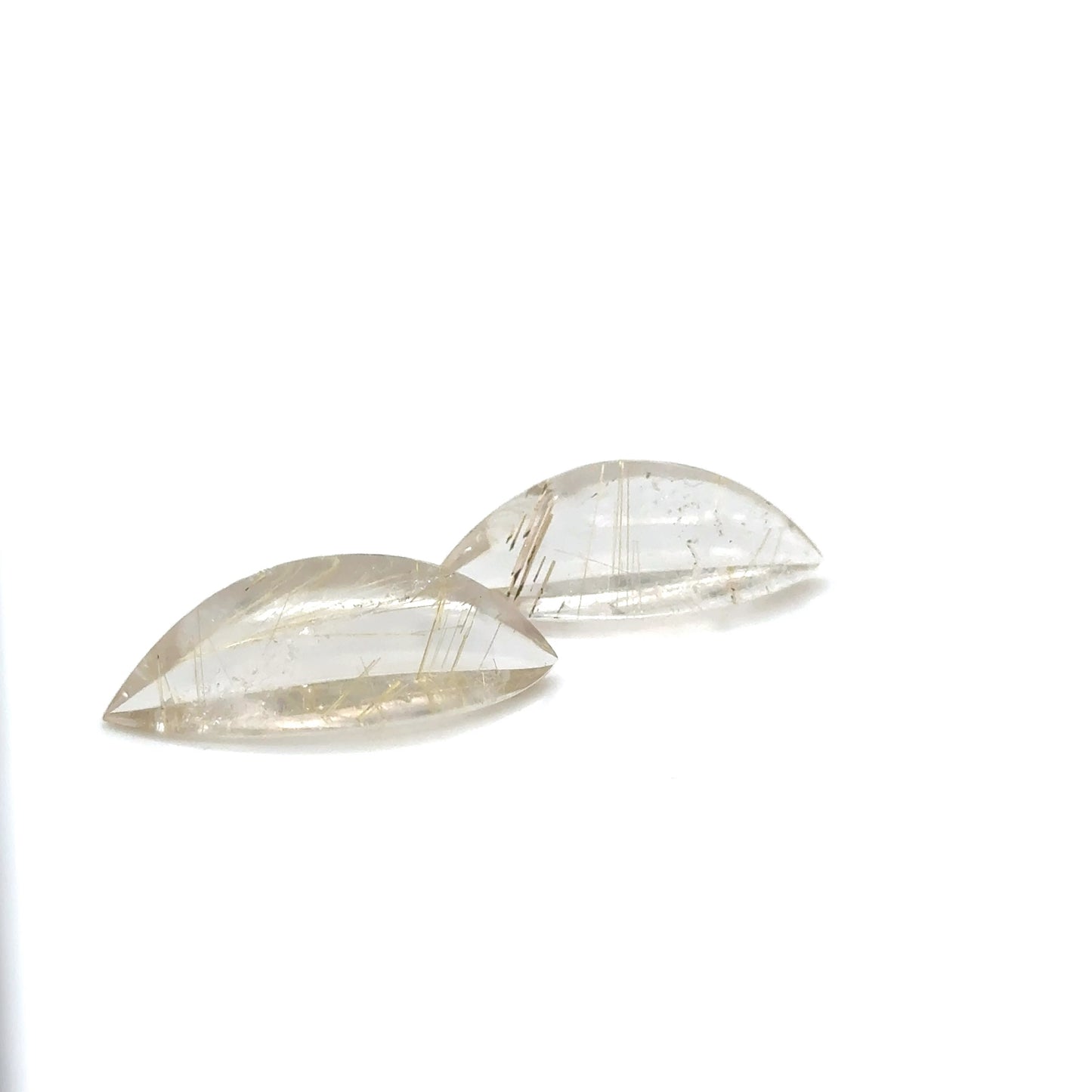 Rutilquarz NAV CAB 24.65 ct