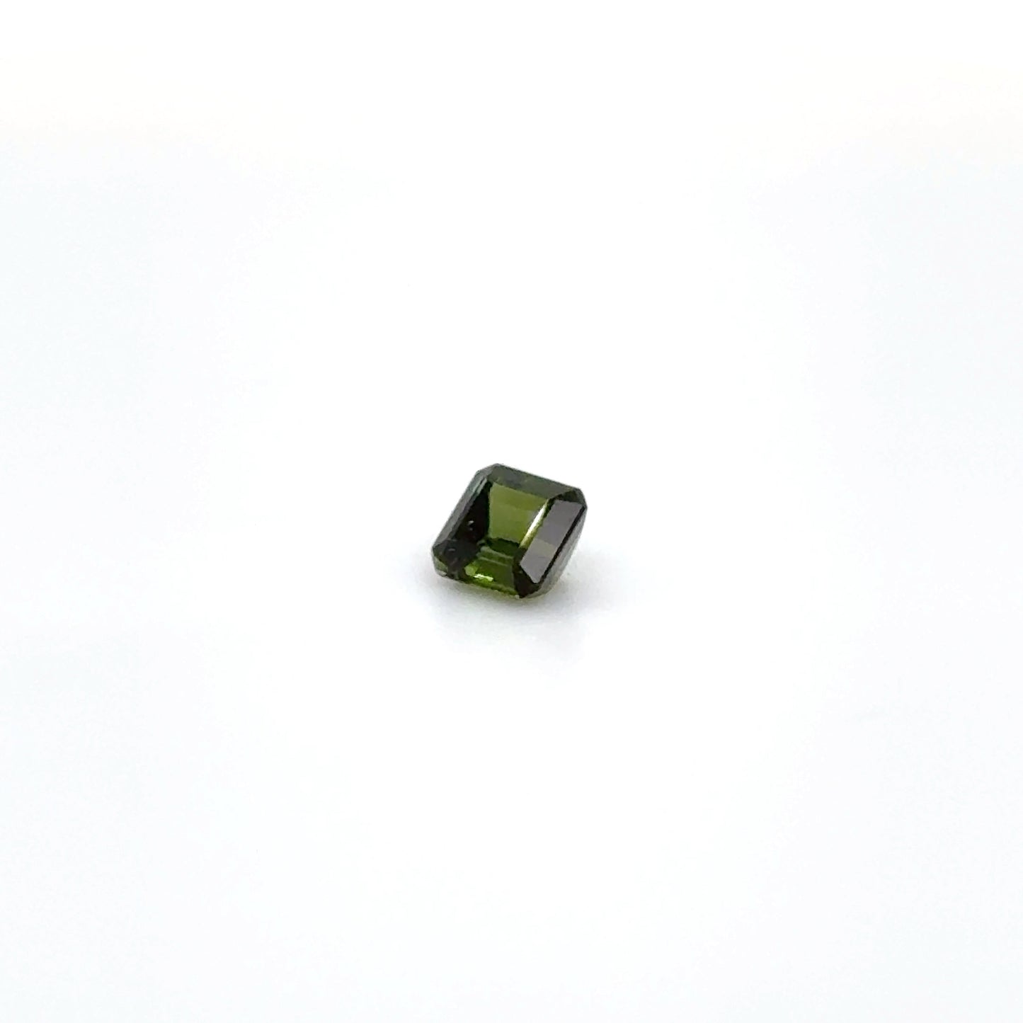 Verdelith RECT FAC 5.3x5.3x3.6 mm 0.9 ct
