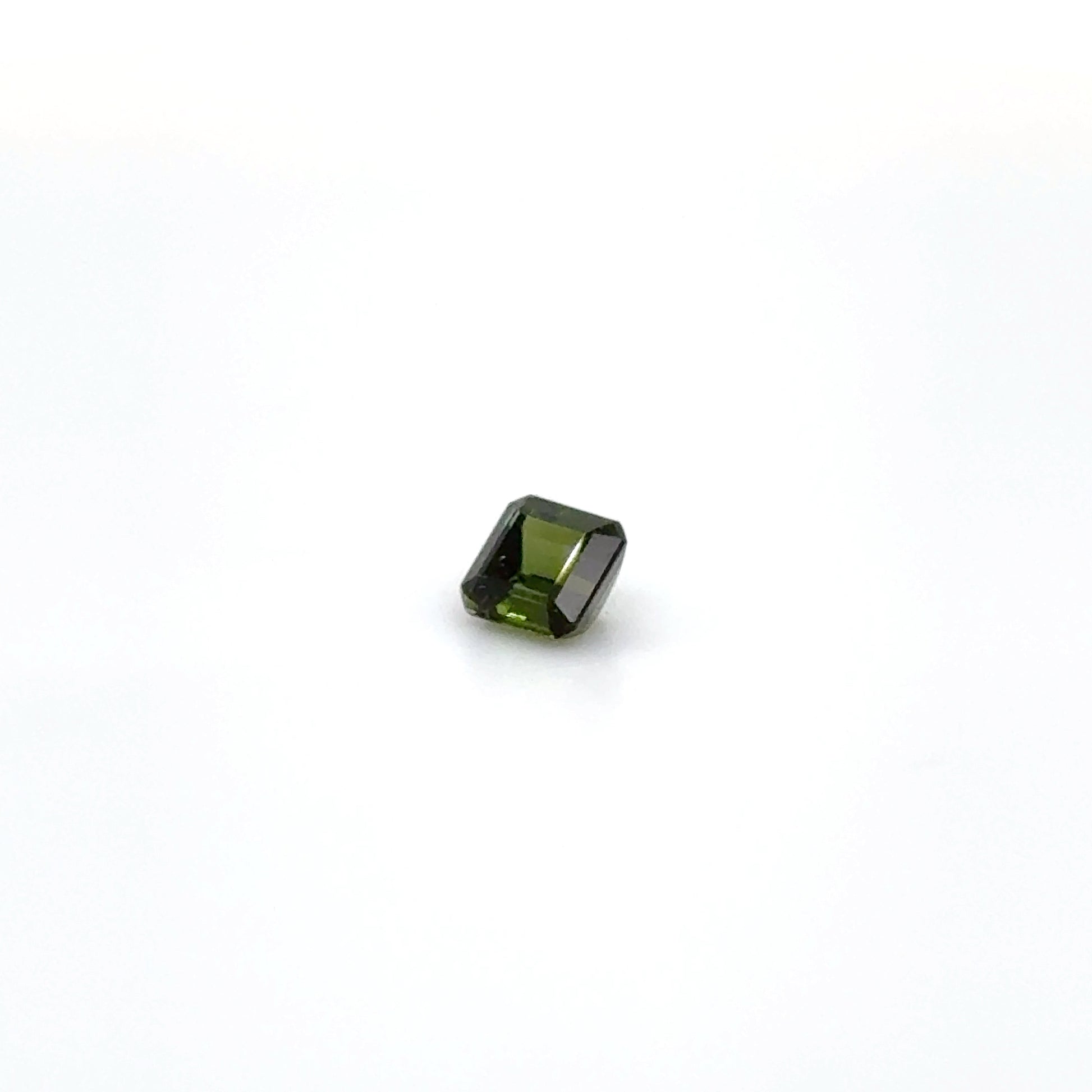 Verdelith RECT FAC 5.3x5.3x3.6 mm 0.9 ct