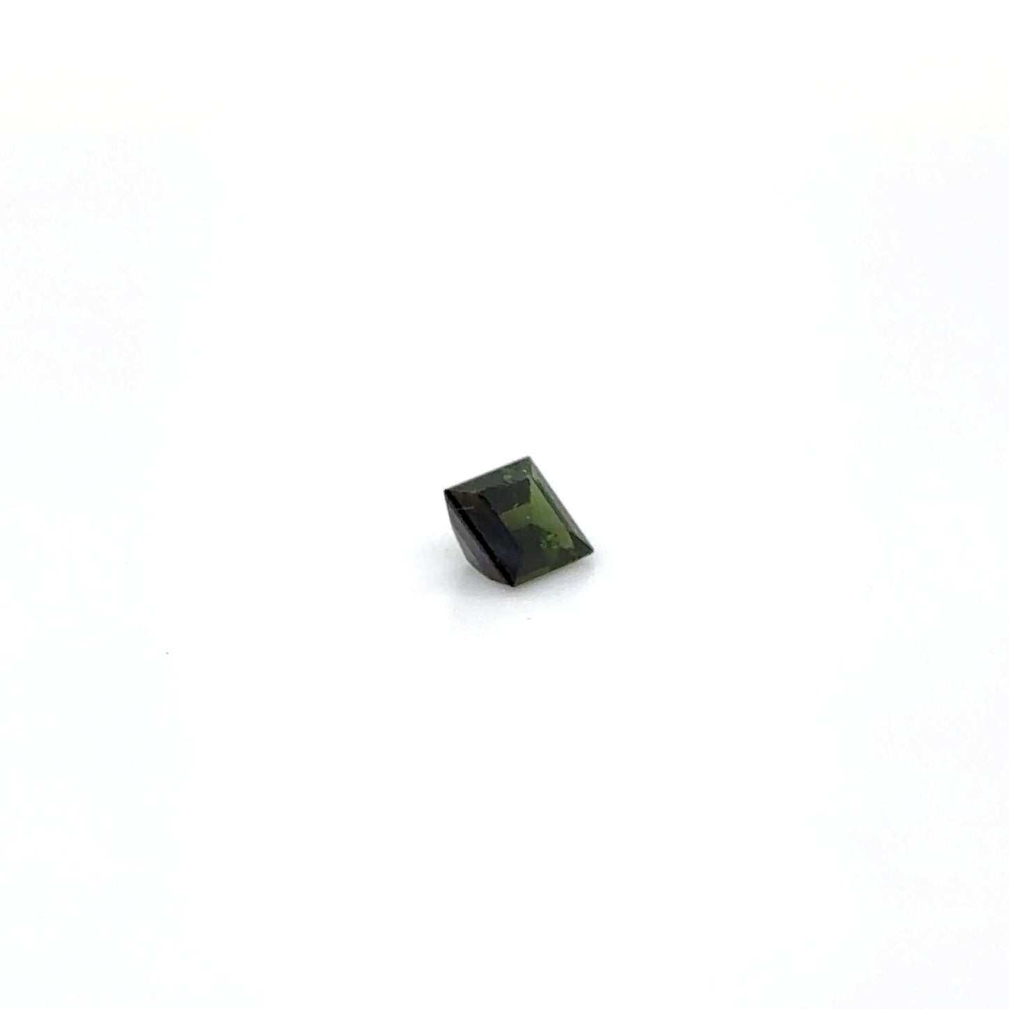 Verdelith SQ FAC 5x5x3 mm 0.62 ct