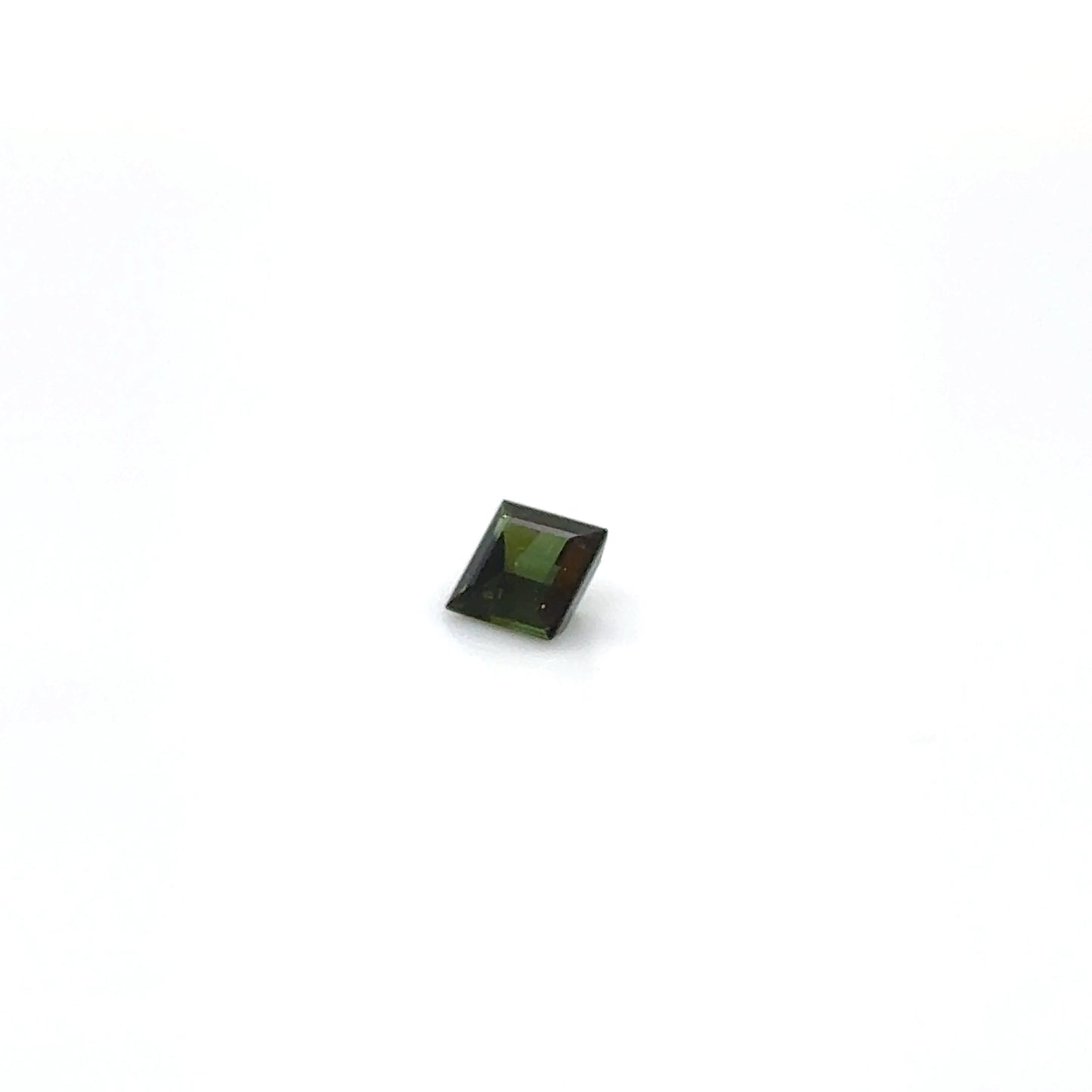 Verdelith SQ FAC 5x5x3 mm 0.62 ct