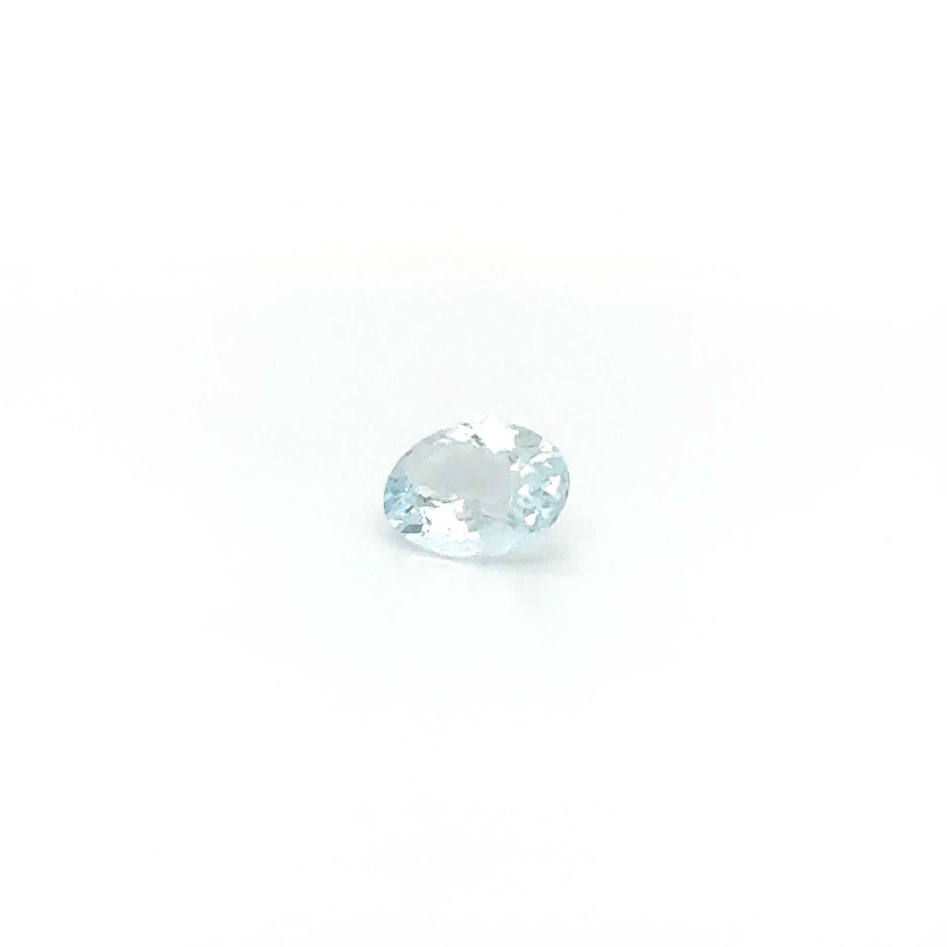Aquamarin 10.5x8.1x4.8 mm 2.3 ct