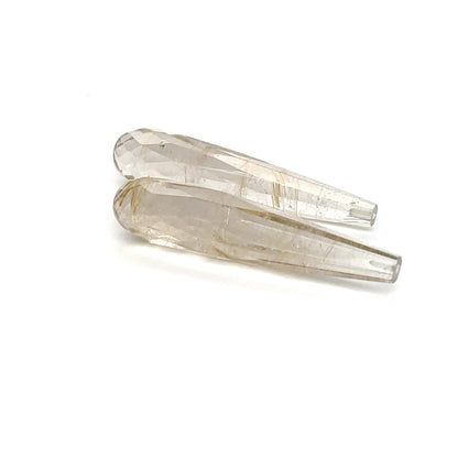 Rutilquarz 34.6x7.5x7.5 mm 26.97 ct