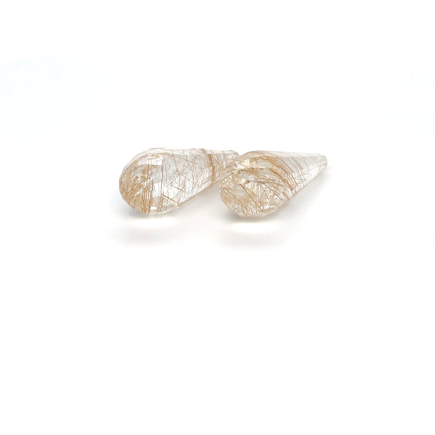 Rutilquarz 24.9x9.8x9.8 mm 27.71 ct