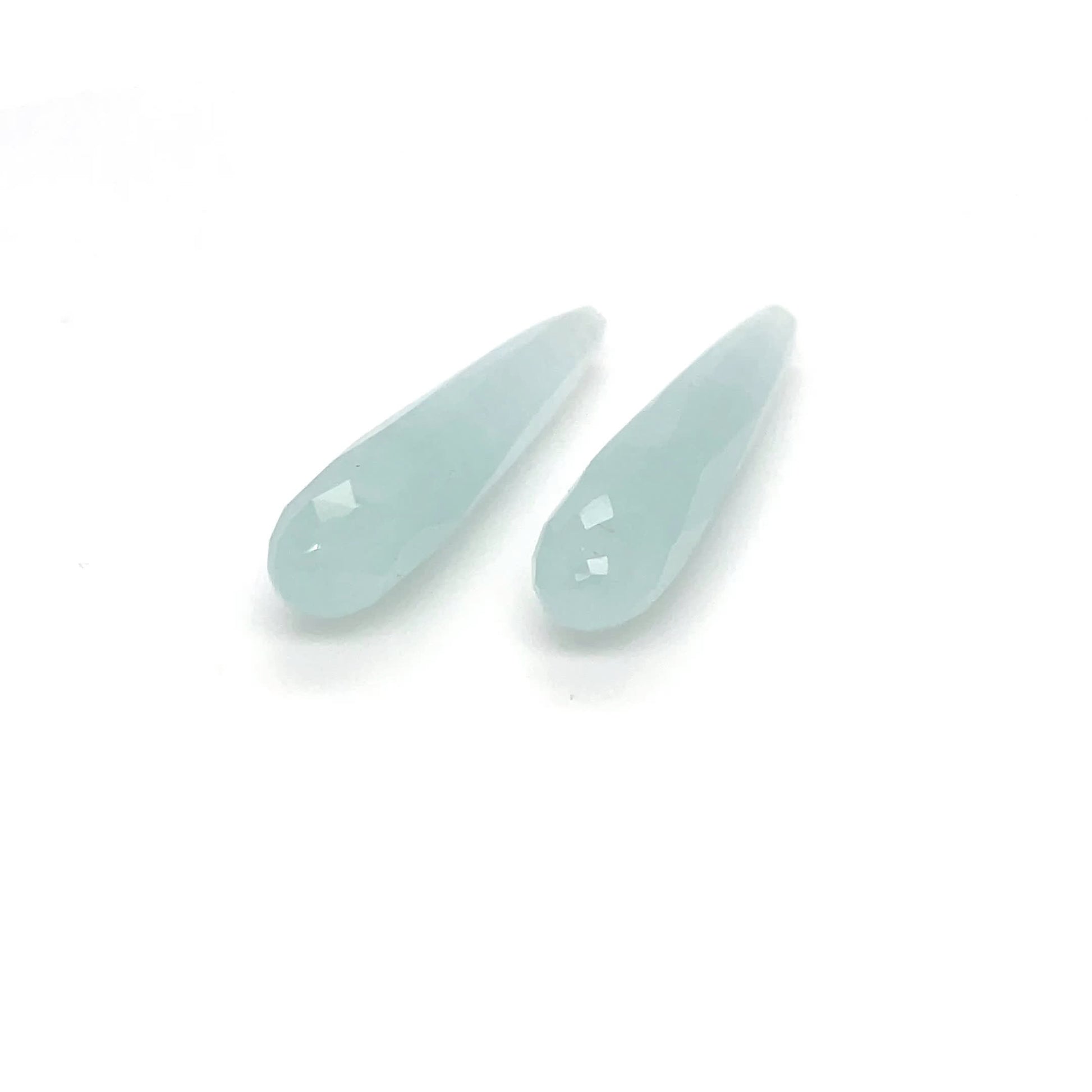 Aquamarin 37x7.3x7.3 mm 28.08 ct