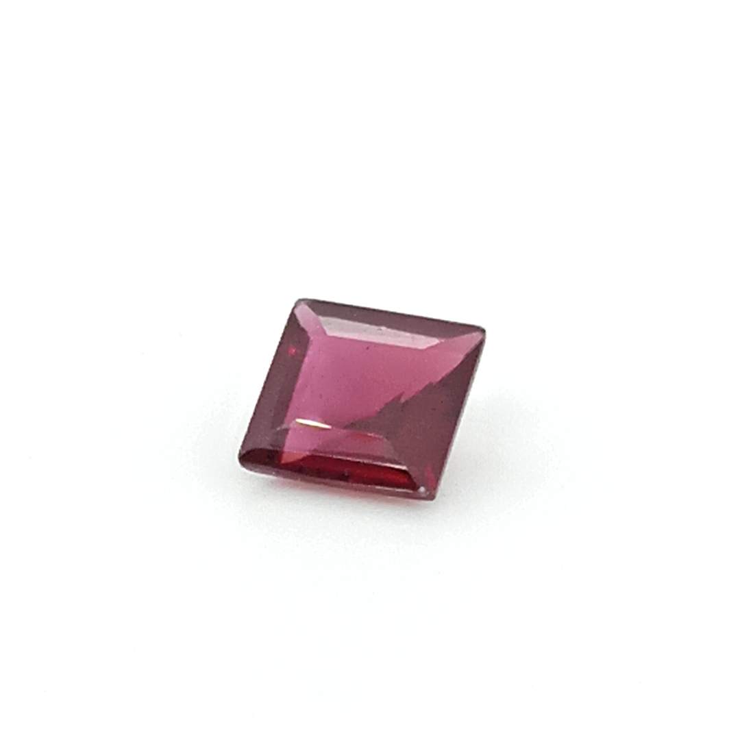 Granat Rhodolith SQ FAC 6.5x6.5 mm 1.5 ct