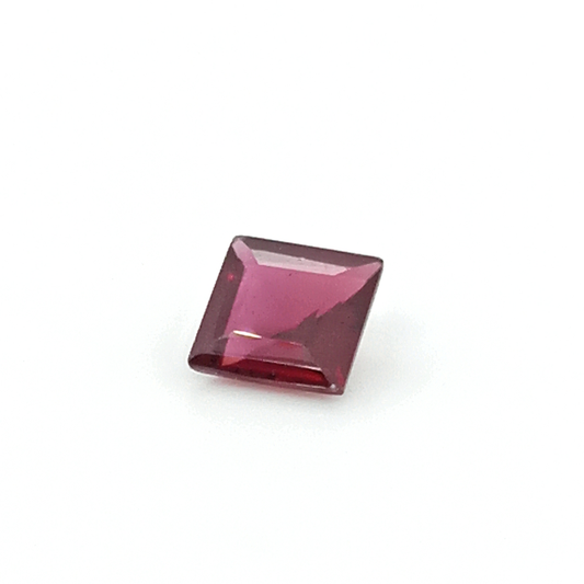 Granat Rhodolith SQ FAC 6.5x6.5 mm 1.5 ct