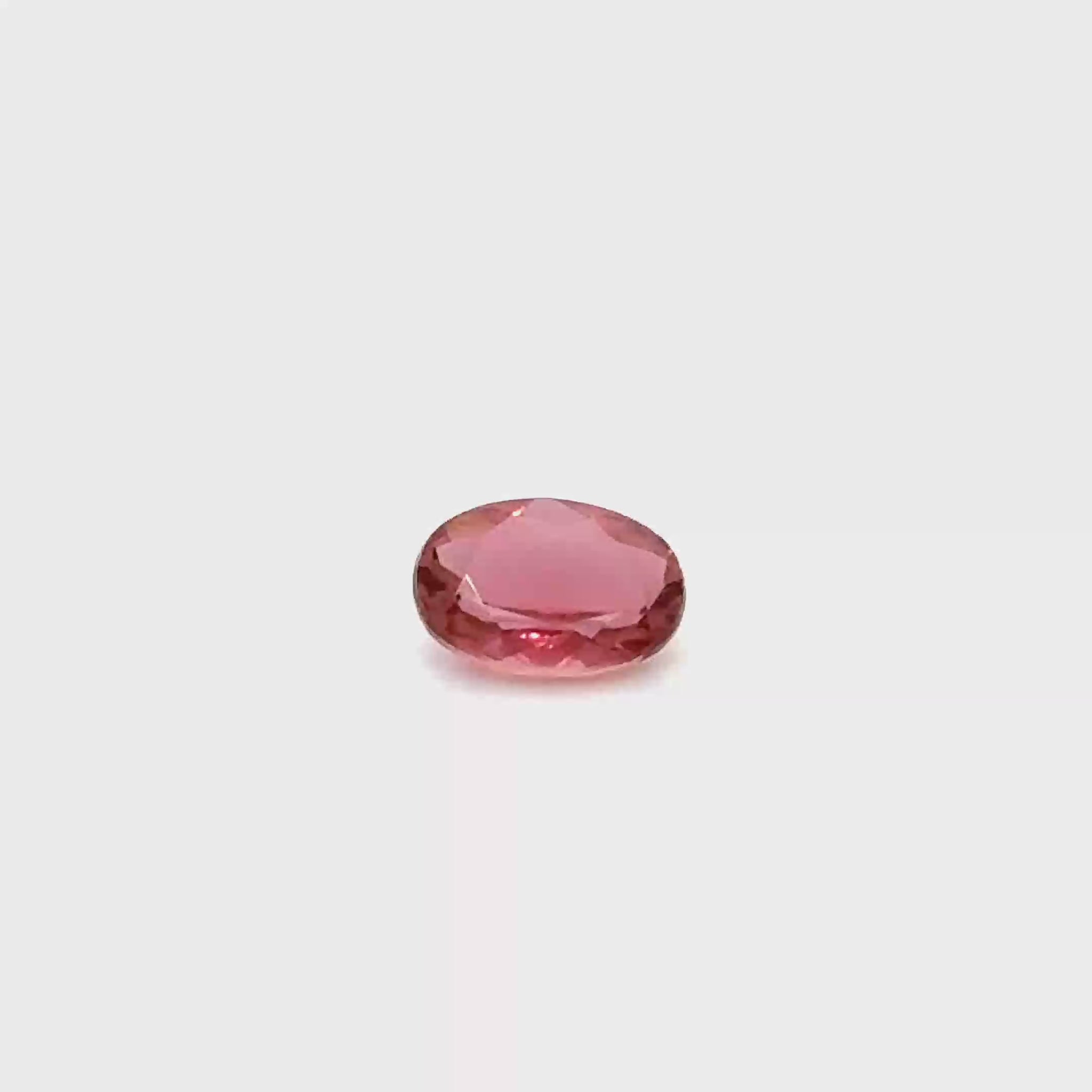 Rubellit 7x5x3 mm 0.77 ct