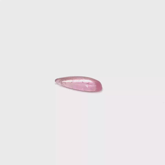 Rubellit 12.9x5.4x2.7 mm 1.37 ct
