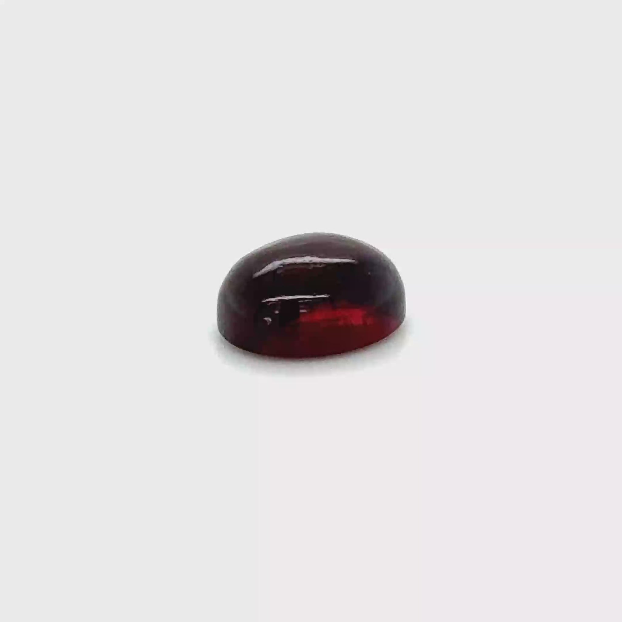 Granat Rhodolith 9.1x7.1x4.4 mm 3.5 ct