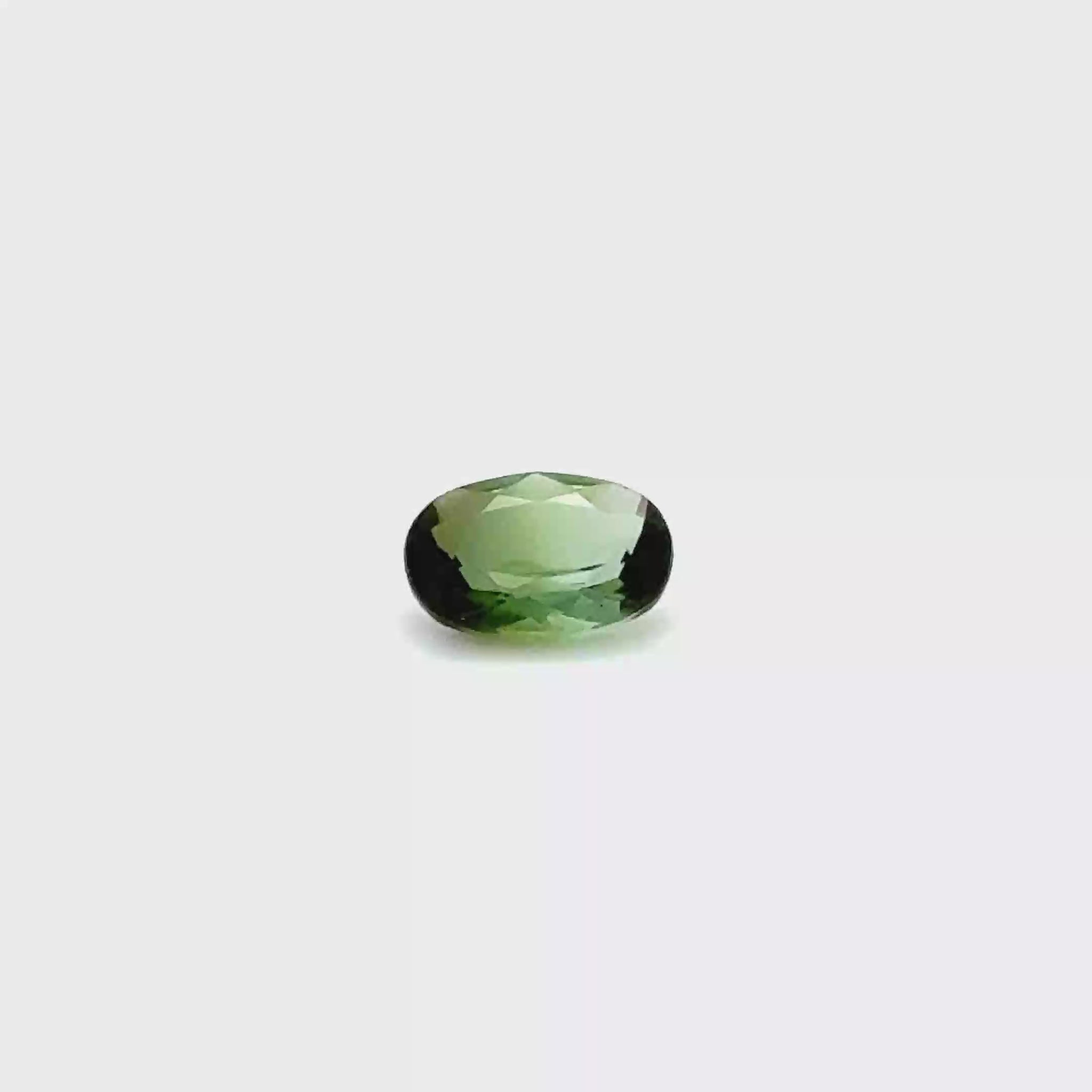 Verdelith 7x5x3 mm 0.71 ct